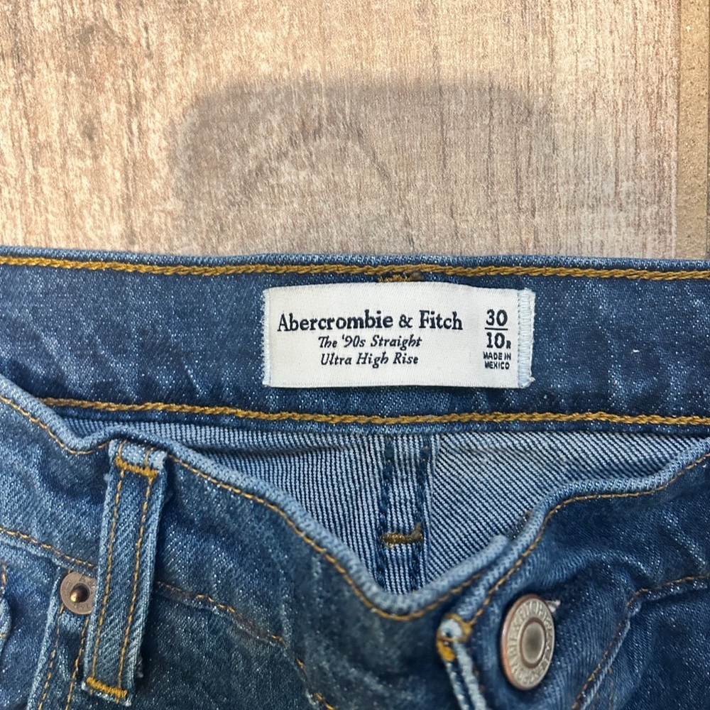 Abercrombie & Fitch 90s Straight Ultra High Rise Jeans Size 30 - Picture 4 of 8